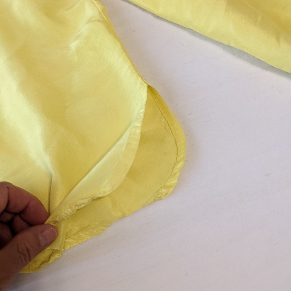 Diane Gilman 100% silk Yellow Long Sleeve Button Down Shirt Size Medium - Picture 4 of 10